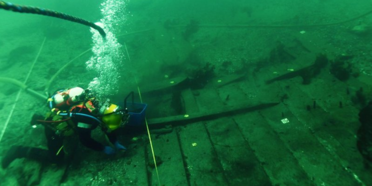 Arqueólogos daneses descubren el superbarco mercantil más grande de la Edad Media hundido en el estrecho que separa Dinamarca de Suecia