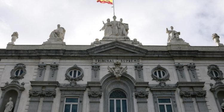 El Supremo retira a una madre la custodia de dos de sus hijos para dársela al padre por tener ella una pareja que la maltrata