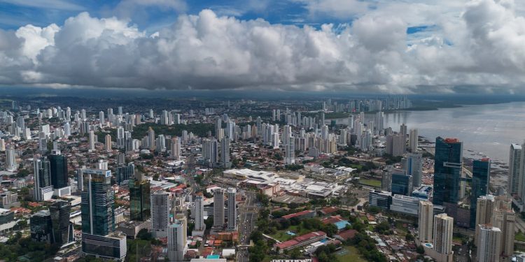 Los retos económicos para el 2026: crear empleo, reducir la deuda y atraer nuevas inversiones