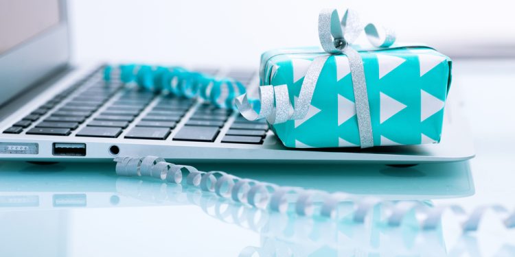 Un tercio de los españoles hace regalos digitales por Navidad