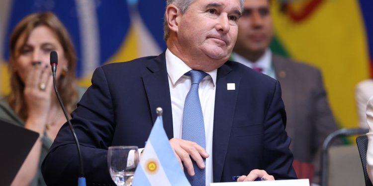 pedí evitar los viajes a Irán por las protestas con siete muertos