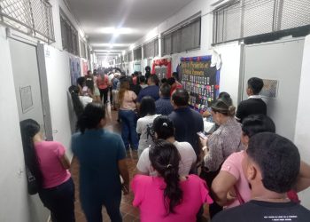 Denuncian mala coordinación en la entrega de boletín en el Colegio José Remón Cantera