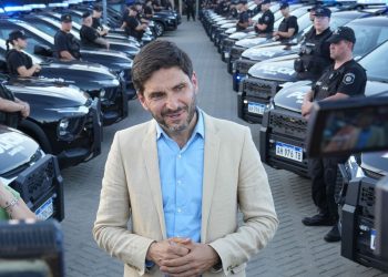 En un abierto desafío a Caputo, Maximiliano Pullaro dijo que no traerá a Argentina los 800 millones de dólares de deuda colocados en Wall Street.