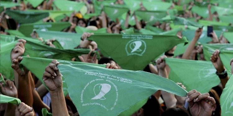 Denuncian retrocesos y barreras para el acceso al aborto seguro, a cinco años de la sanción de la ley de Interrupción Voluntaria del Embarazo