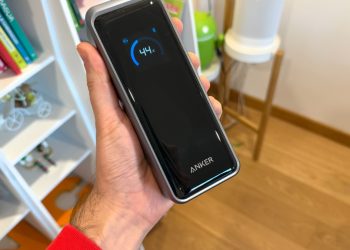 Prova del powerbank Anker Prime 26K con base