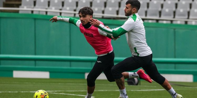 El Córdoba CF busca empezar el año con buen pie ante el Burgos