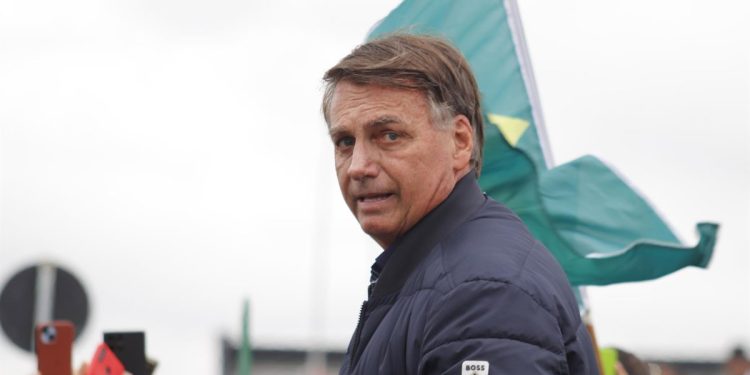 Bolsonaro recibe el alta y vuelve a cumplir su pena de cárcel