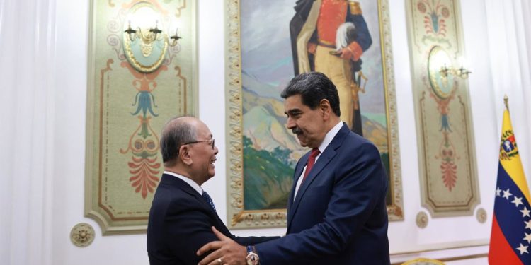 Maduro recibe en Caracas un enviado especial del presidente de China en medio de las tensiones con EEUU