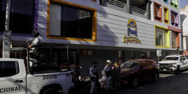 Al menos dos fallecidos y doce heridos por el terremoto de magnitud 6,5 en México