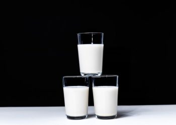 ¿La leche tibia no es suficiente? Mejora tu sueño con estos sorbos respaldados por la ciencia