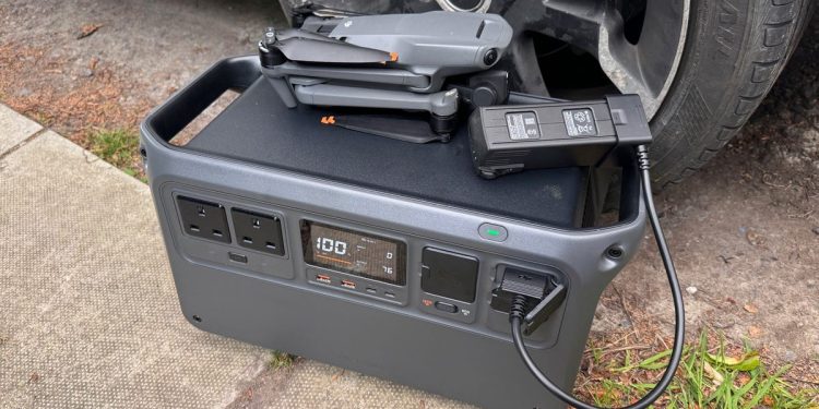 Cómo probamos las centrales eléctricas portátiles en ZDNET en 2026
