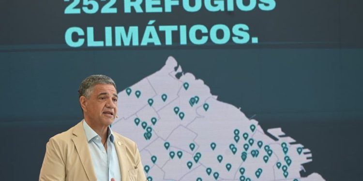 Por el calor, Ciudad abrió más refugios climáticos y reforzó equipos de emergencias.