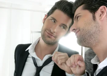 Estos son los cinco tipos de personas narcisistas que hay, según la psicología