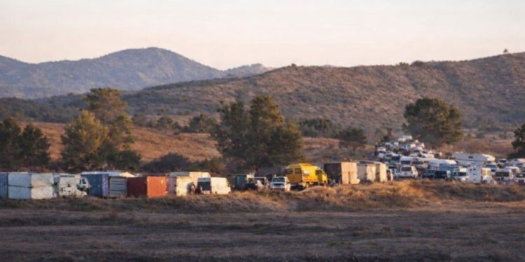 La 'Big Fucking Party' de Albacete arranca en el pantano de El Cenajo tras dejar varios guardias civiles heridos
