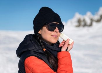 Huit station de ski françaises proponent de la crème solaire gratuite pour prévenir les cancers de la peau