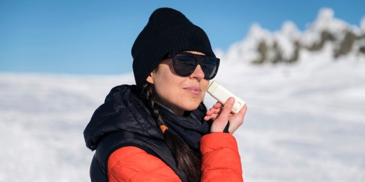 Huit station de ski françaises proponent de la crème solaire gratuite pour prévenir les cancers de la peau