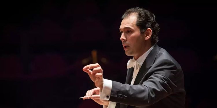 El ruso Tugan Sokhiev dirigirá en 2027 el Concierto de Año Nuevo de Viena