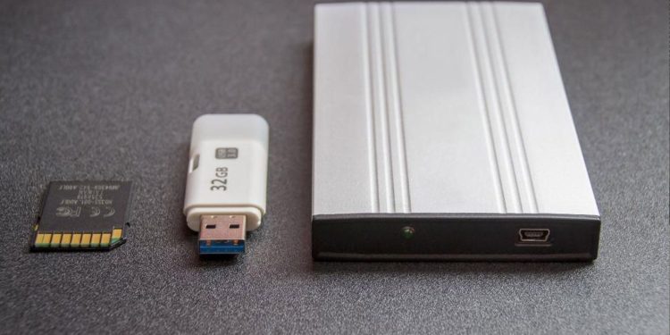 Motivos por los que la nube no puede sustituir al almacenamiento físico