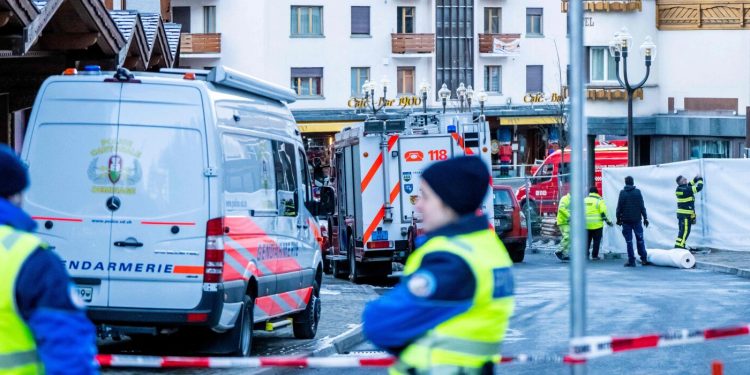 Tragedia de Año Nuevo en Suiza: incendio en un bar de una estación de esquí deja decenas de muertos