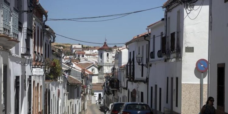 Una vecina de Villaviciosa de Córdoba evacuada al hospital tras un incendio en su vivienda