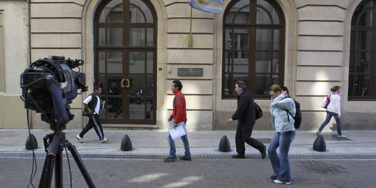 El Gobierno reformulará por DNU la Ley de Inteligencia y ampliará las facultades de la SIDE